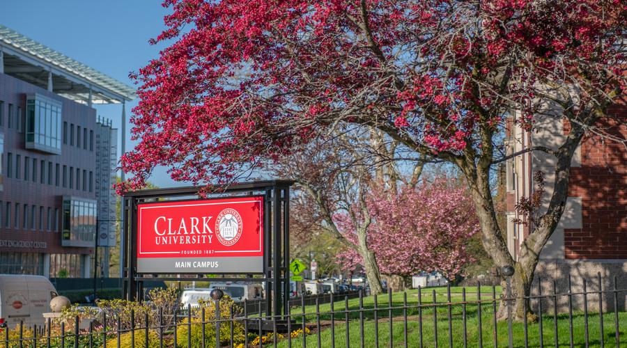เรียนต่อสหรัฐอเมริกากับ Clark University
