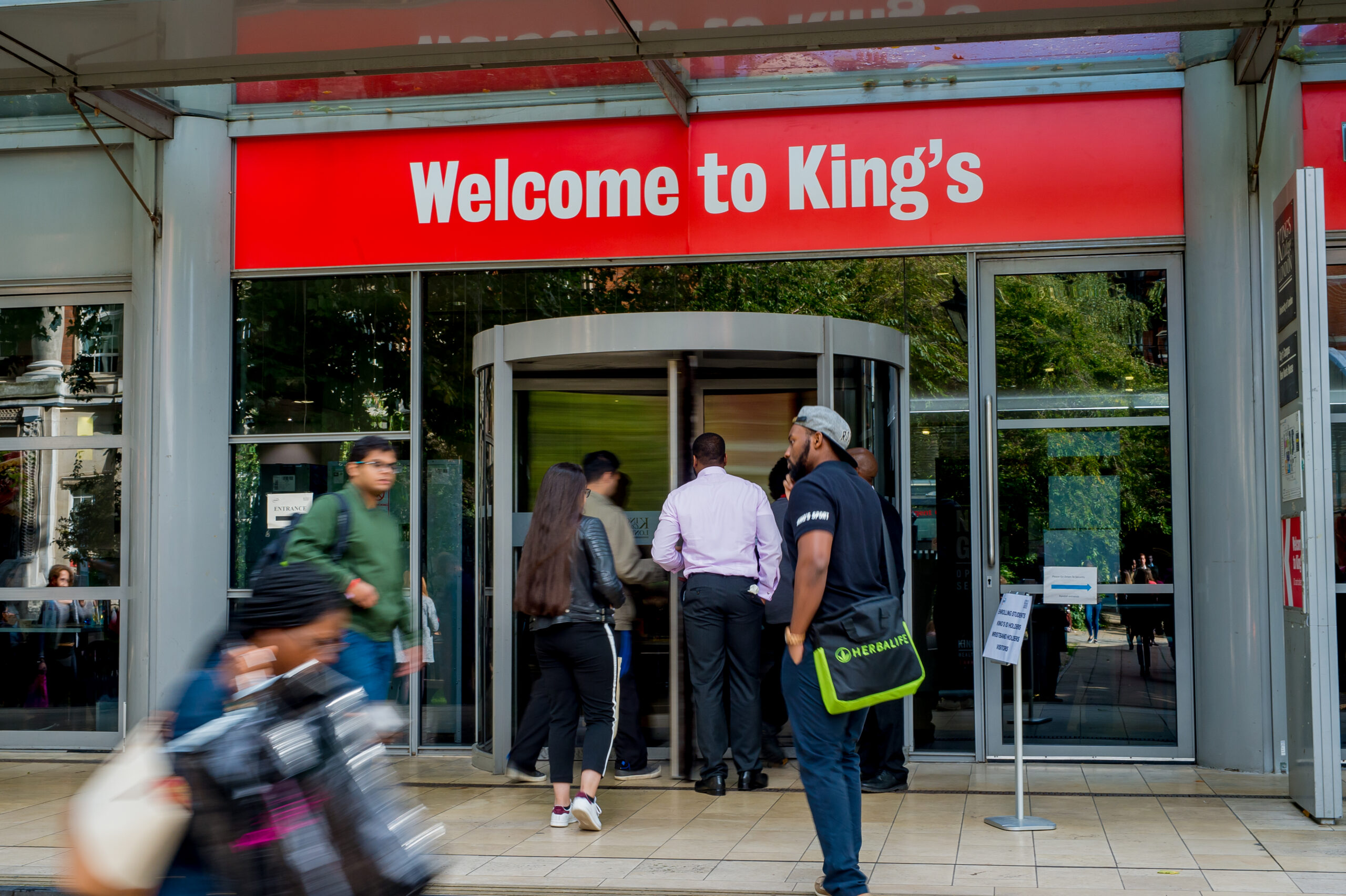 พบ King’s College London มหาวิทยาลัย 10 อันดับแรกของสหราชอาณาจักรในระดับโลก!